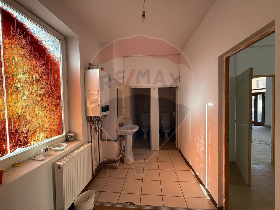 70sq.m Commercial Space for rent, Ultracentral area