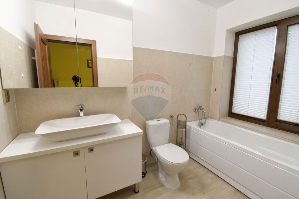 Casa cu 5 camere de inchiriat, zona Becas