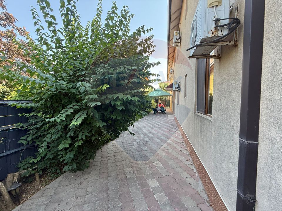 Pensiune cu 23 camere de vânzare in Mamaia Sat