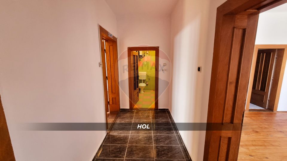 Casă / Vilă cu 5 camere de vânzare în zona Orasul Vechi