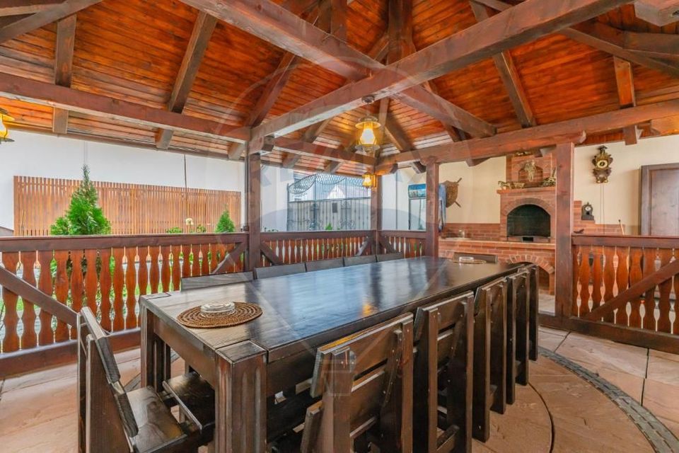 Proprietate turistică cu 14 camere, poziționare excepțională – Râșnov