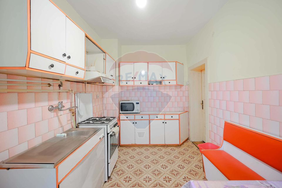 Casă cu 5 camere,489 mp teren de vânzare, în zona Ioșia, Prima Shops