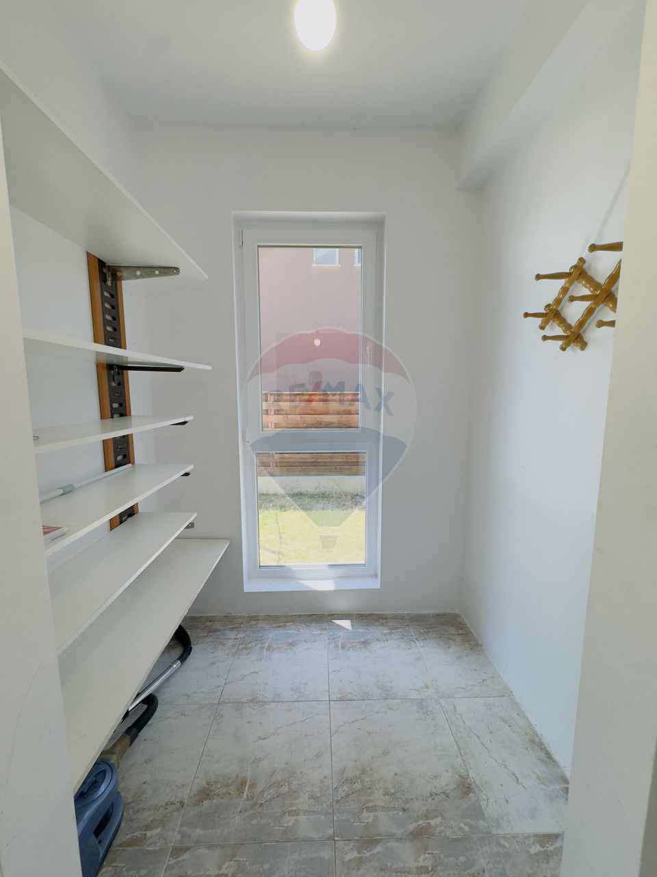 Casă cu 5 camere de vânzare Cartier Orizont 2 Paleu zona Metropolitana