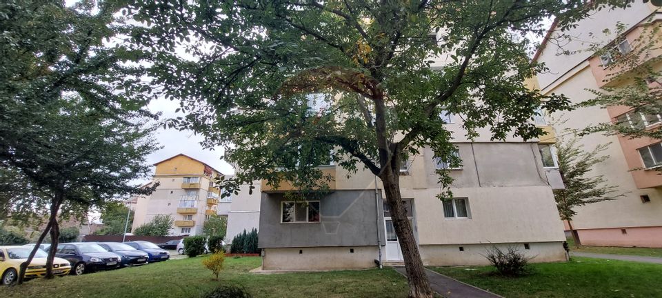 3 room Apartment for sale, Turnisor area