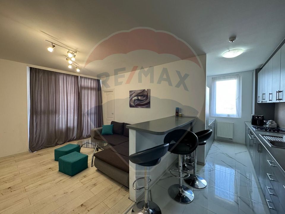 Apartament cu 3 camere  la ARED( cu loc de parcare)