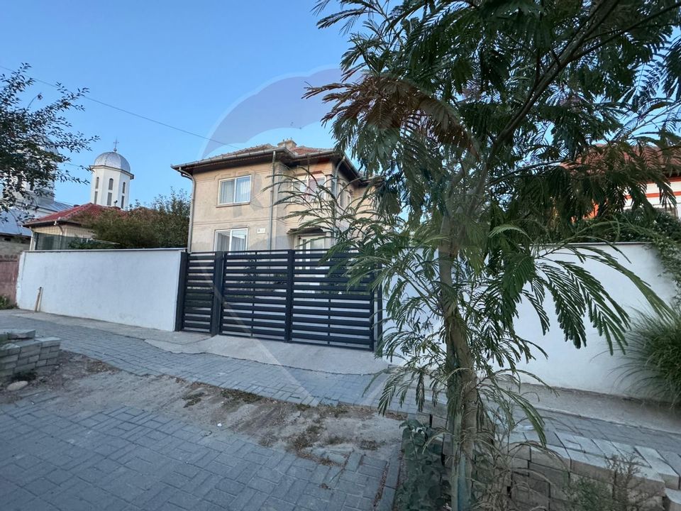 Casă / Vilă cu 7 camere de vânzare în zona Central