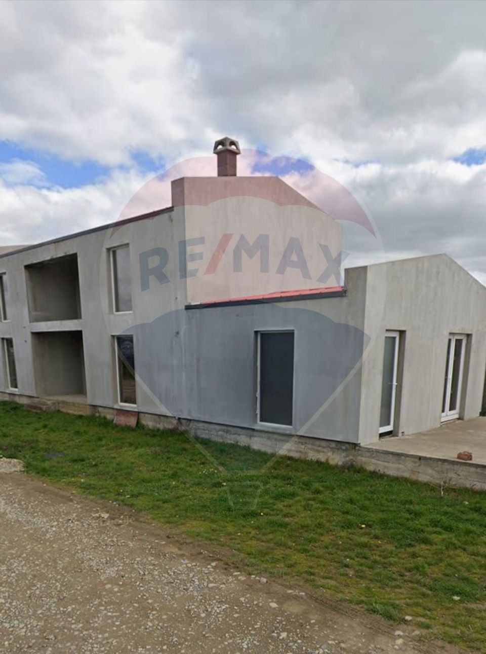 Casă cu mansarda de vanzare Osorhei, 8 km de Oradea