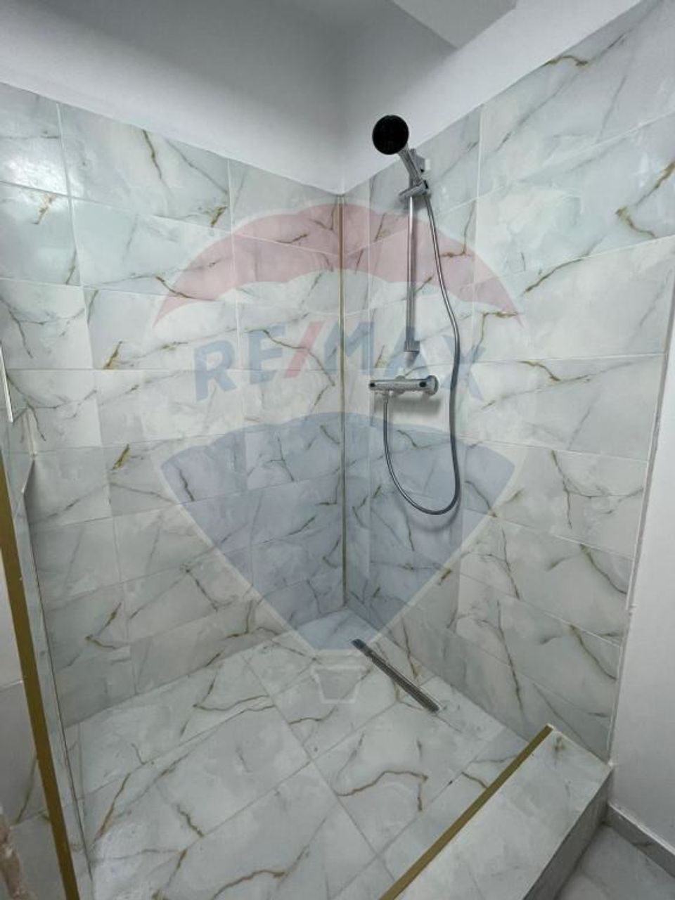 Hotel 29 camere de vânzare în zona P-ta Unirii