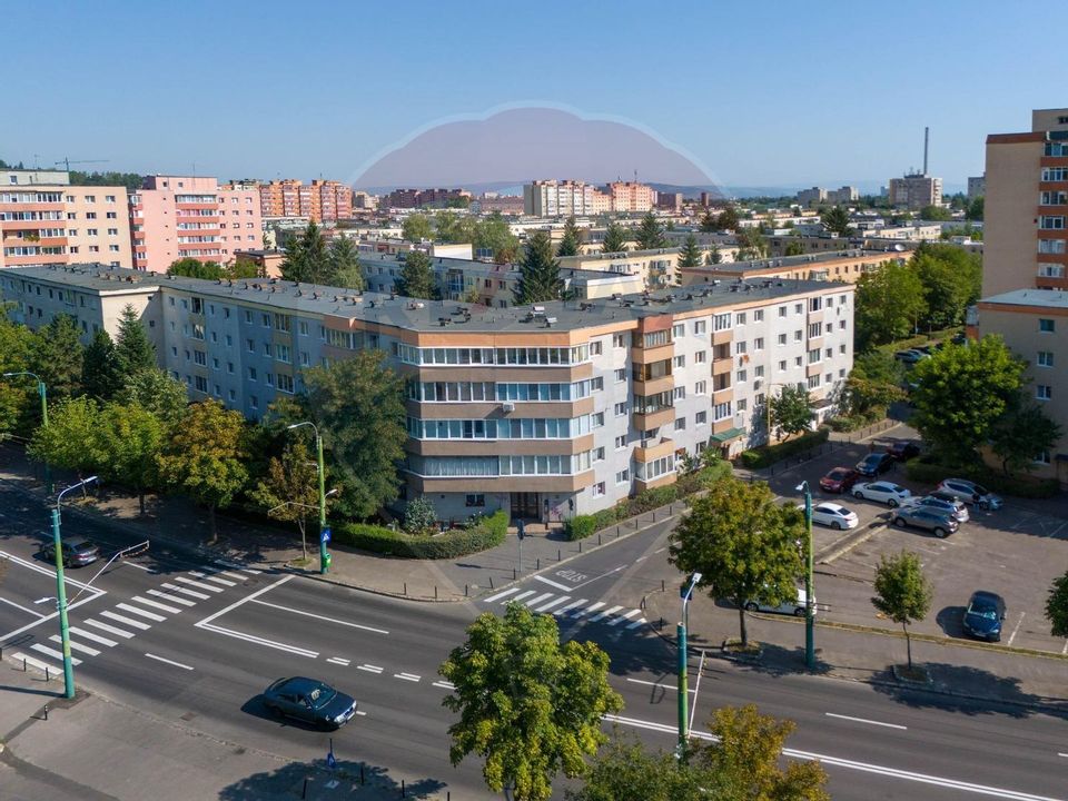 Apartament elegant si spatios, 4 camere, 2 parcari, Racadau!