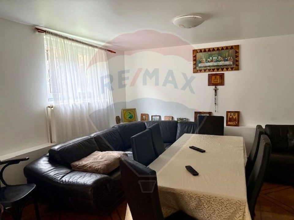 6 room House / Villa for sale