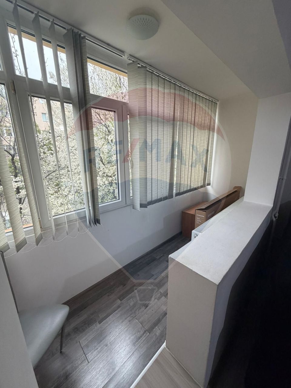 2 camere, Brazda lui Novac, etaj 1, centrala