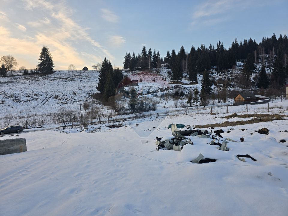 Land 4,352sqm Dorna Candrenilor / Strada Izvorul Alb