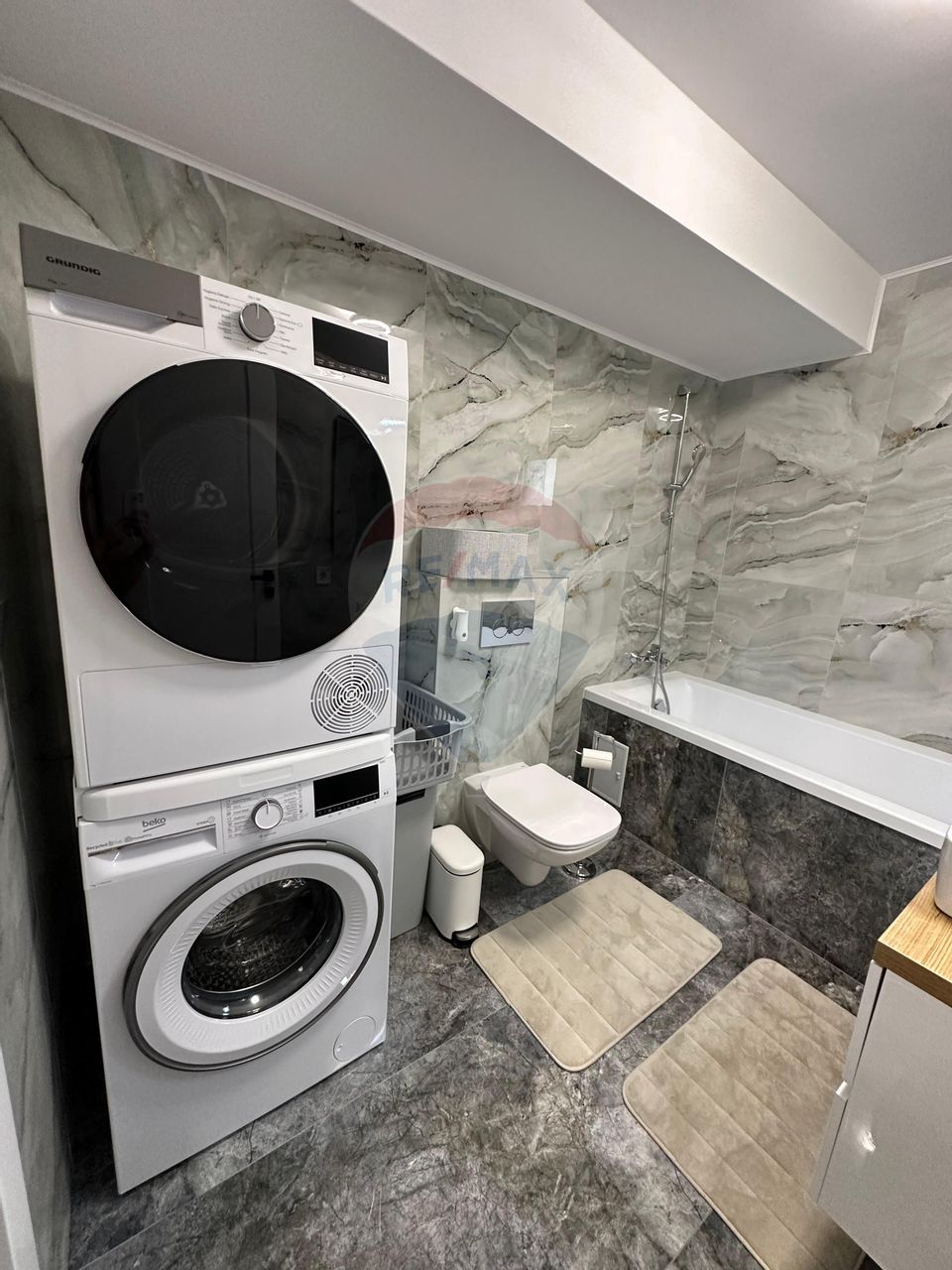 CASA DE LUX  4 CAMERE DE INCHIRIAT SELIMBAR