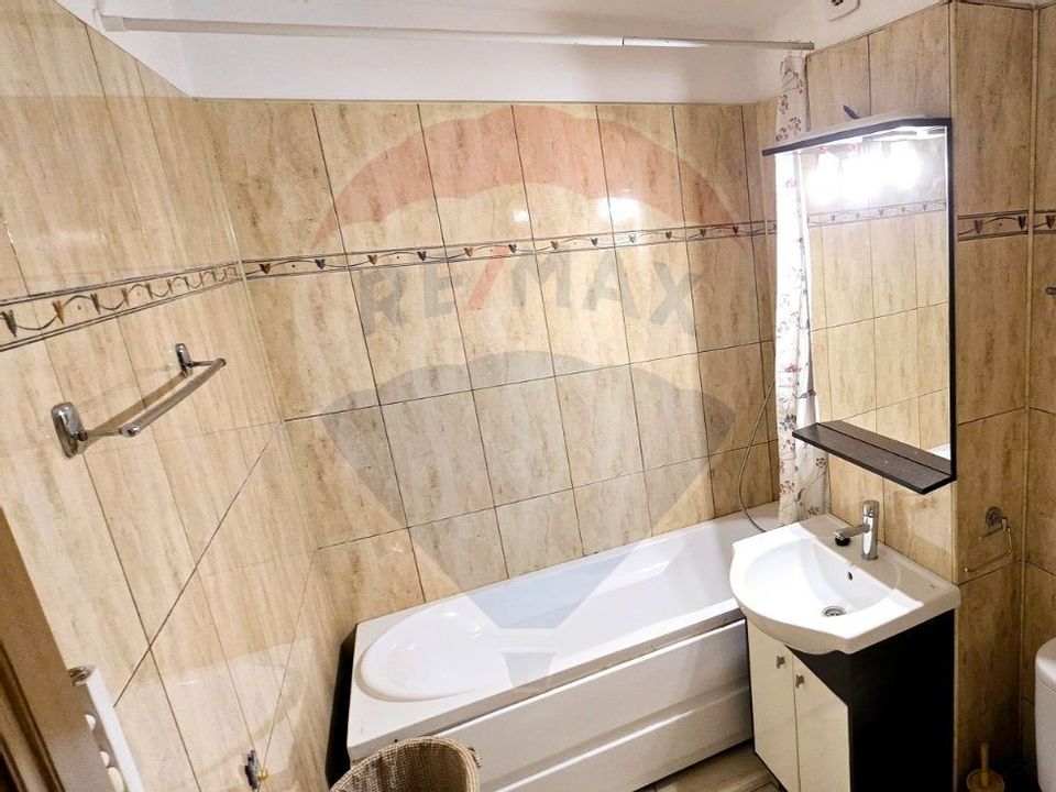 Apartament spatios cu loc de parcare privat în zona Palazu Mare