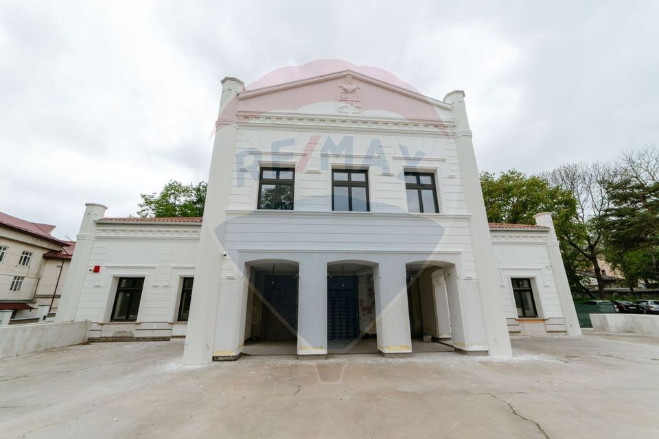 2,300sq.m Commercial Space for rent, Central area