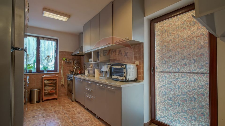 Casă / Vilă de vânzare în Râșnov, afacere-Pensiune clasificată