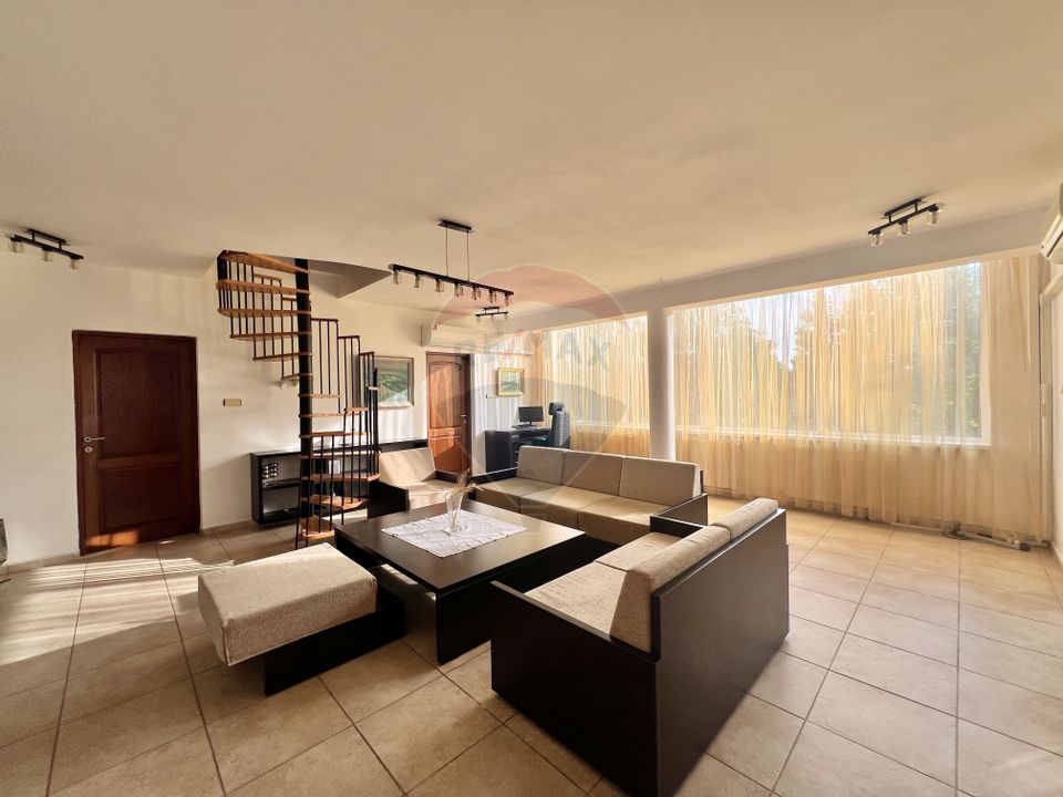 8 room House / Villa for sale