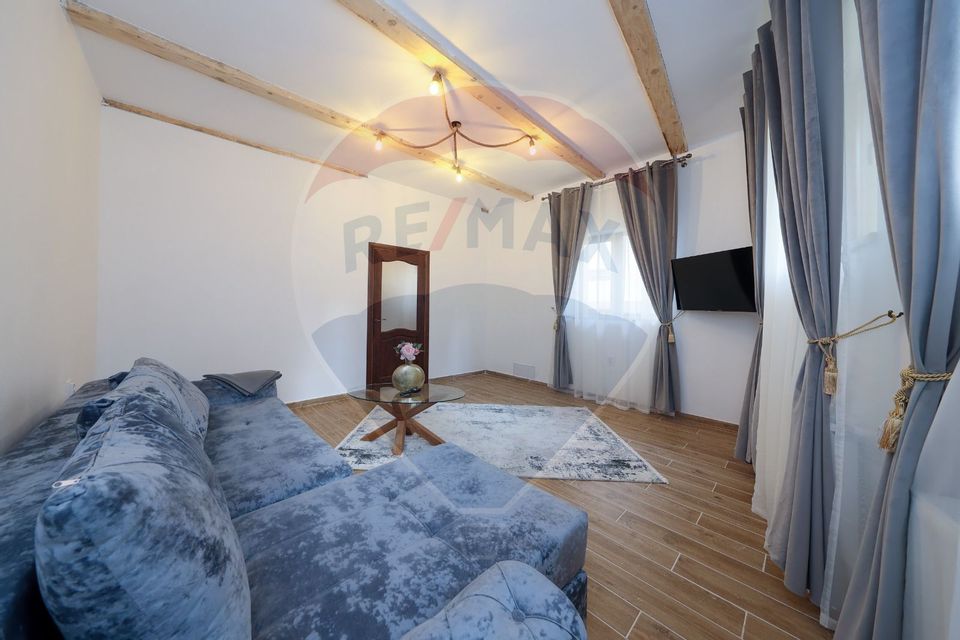 Casă cu 2 camere + curte 40 mp în zona Centrul Istoric