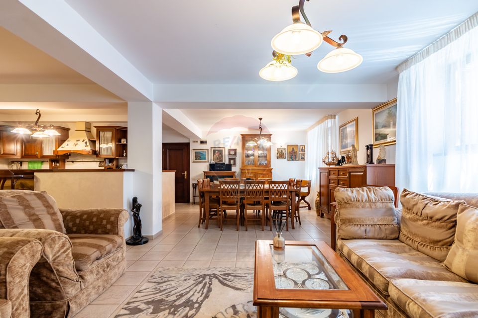 Vilă + casă de oaspeți + casă angajați | 12 camere | 530mp | Mogoșoaia