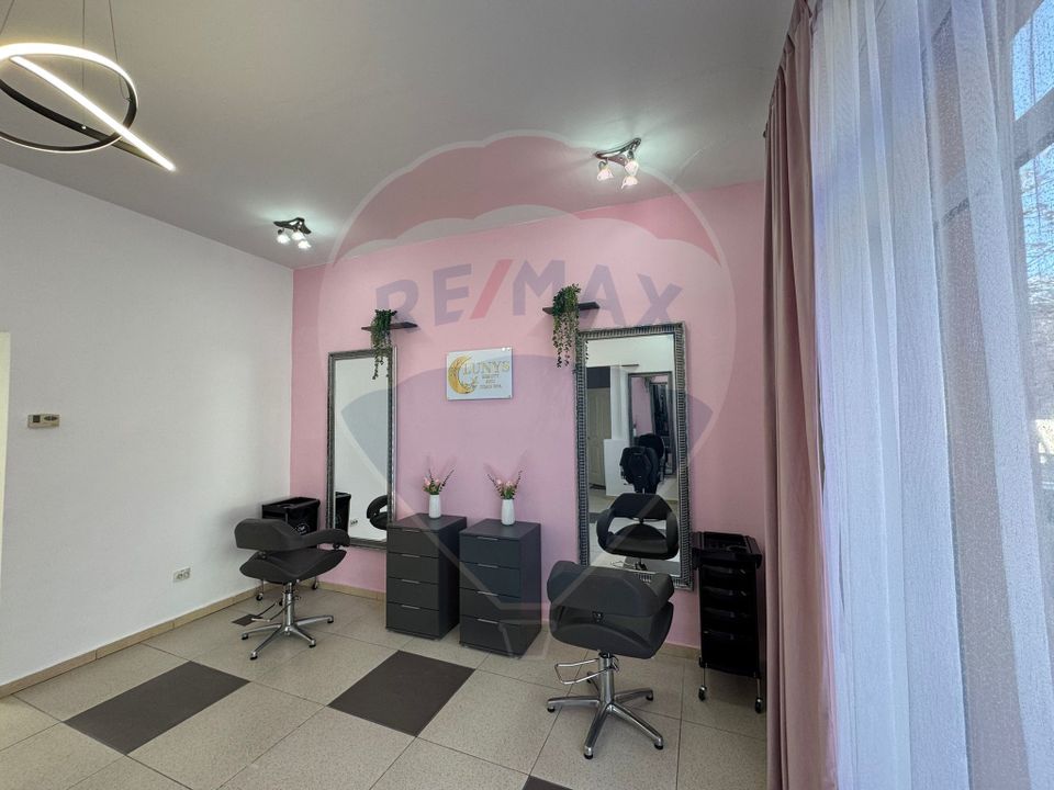 Scaun /camera de inchiriat-salon de infrumusetare (zona centrala)