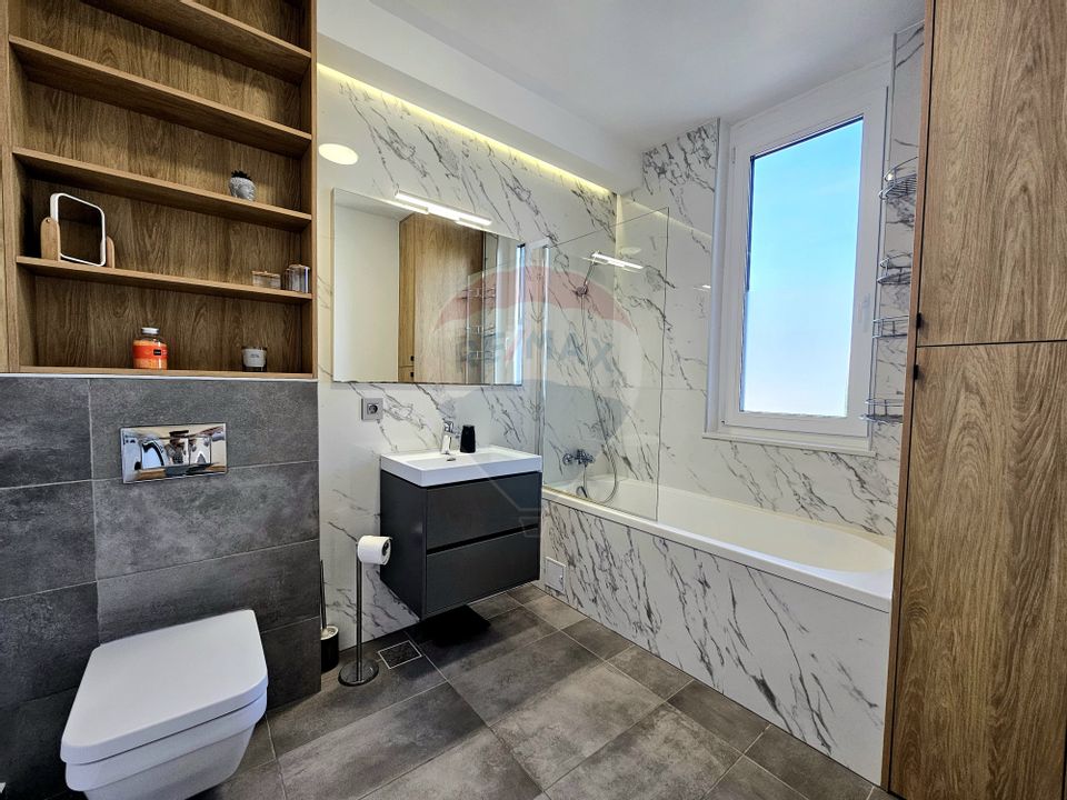 Penthouse superb cu 4 camere de închiriat în zona Andrei Muresanu