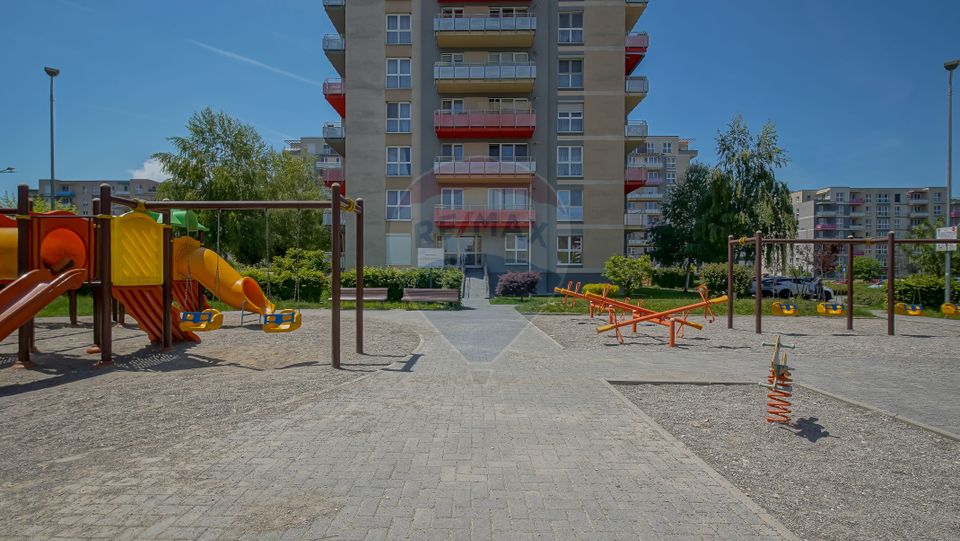 !!  VANDUT !!  Apartament de 3 camere, Tractorul, Brașov
