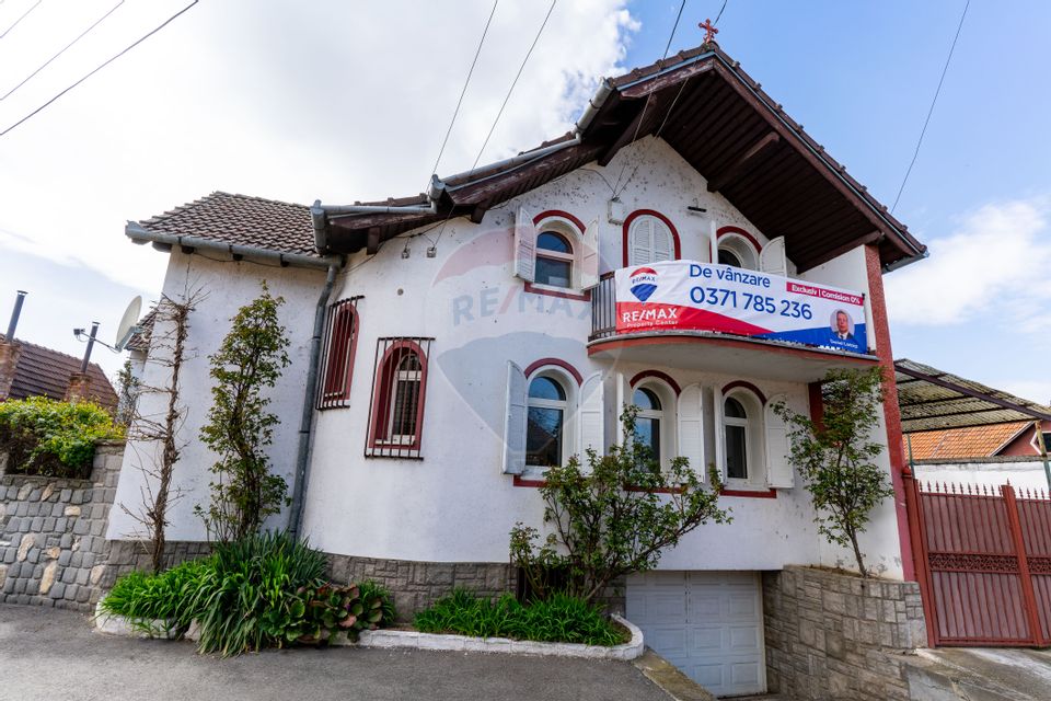 House / Villa with 9 rooms for sale in Orastie, Hunedoara County