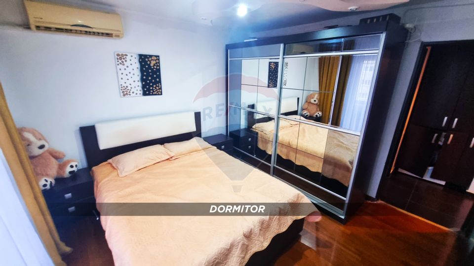 Apartament cu 3 camere de vanzare pe strada Moldovei