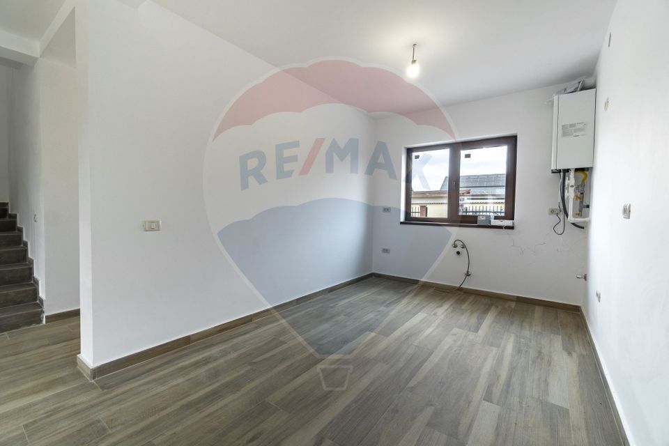 4 room House / Villa for sale