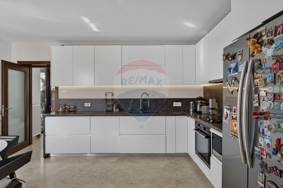 Vila cu design spectaculos, tehnologie smart & lifestyle complet