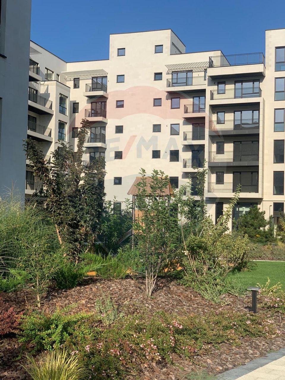 De Vânzare Apartament 2 Camere Complex Nou în Pipera