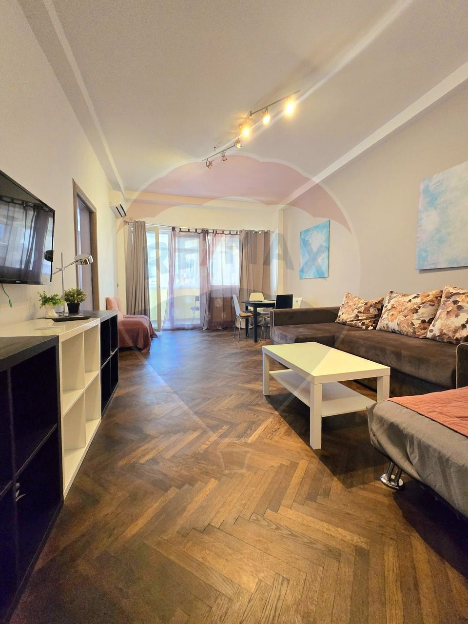 Apartament cu 4 camere P-ta Rosetti 3