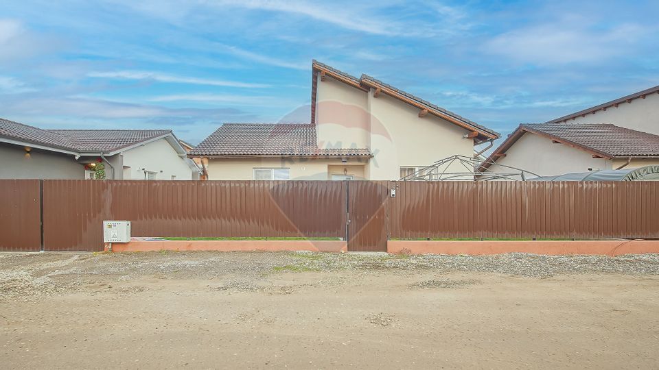 Ground floor house with underfloor heating – Sânpetru, Lempeș area