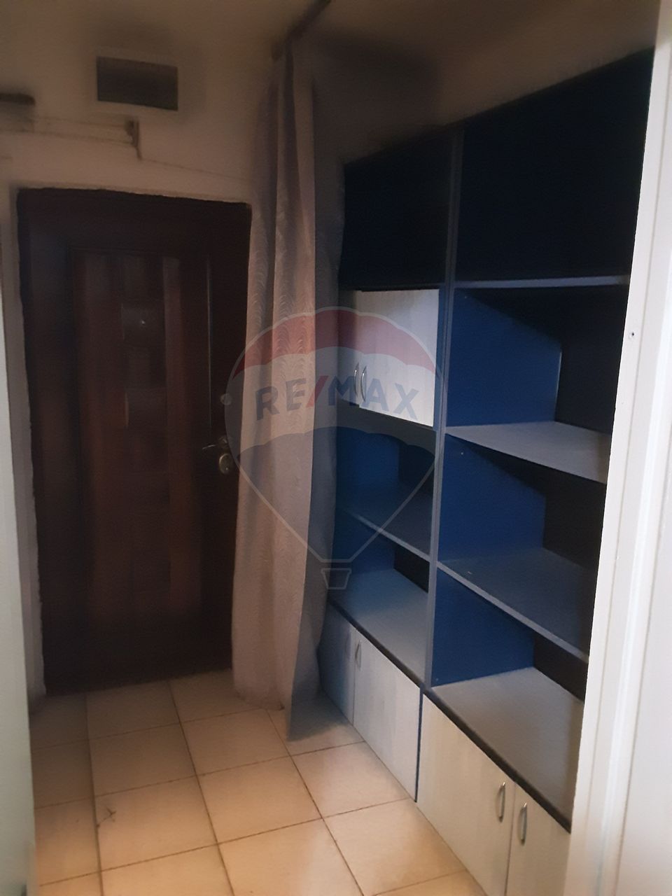 Apartament cu 2 camere de închiriat în zona Central