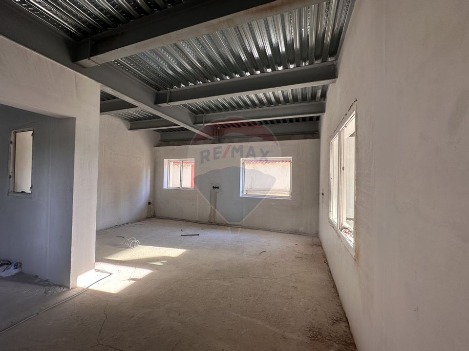 270sq.m Commercial Space for rent, Giurgiului area