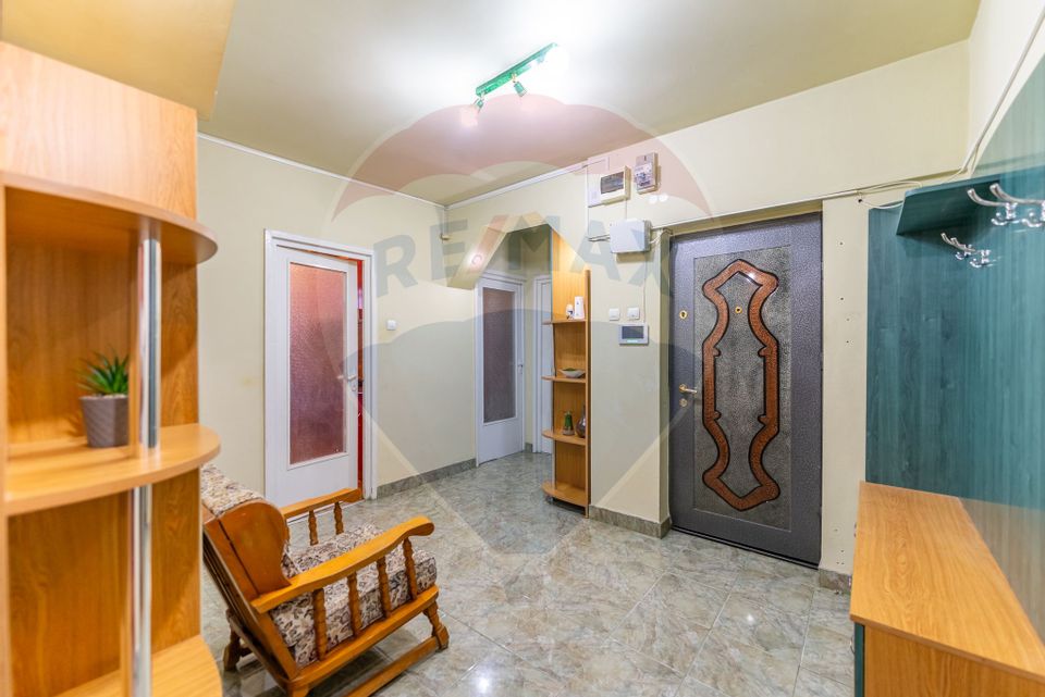 Apartament 4 camere de închiriat , ultracentral, centrală gaz