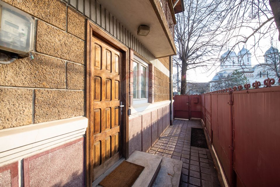 Casa individuala cu 7 camere, de vanzare 250 mp utili,  Buzau