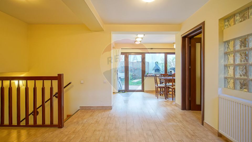 Casă  de inchiriat, Schei