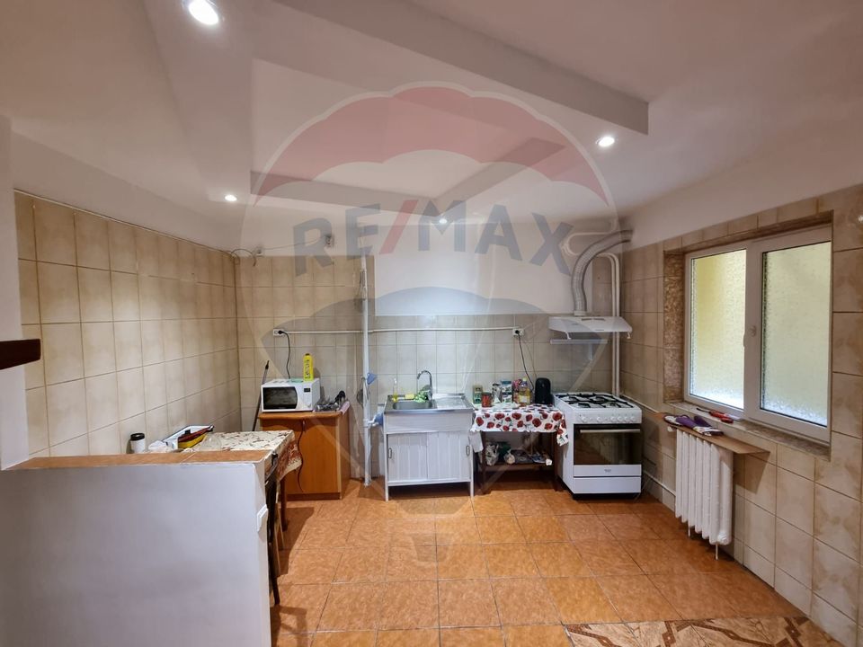 Apartament cu 3 camere de vânzare în zona Pantelimon