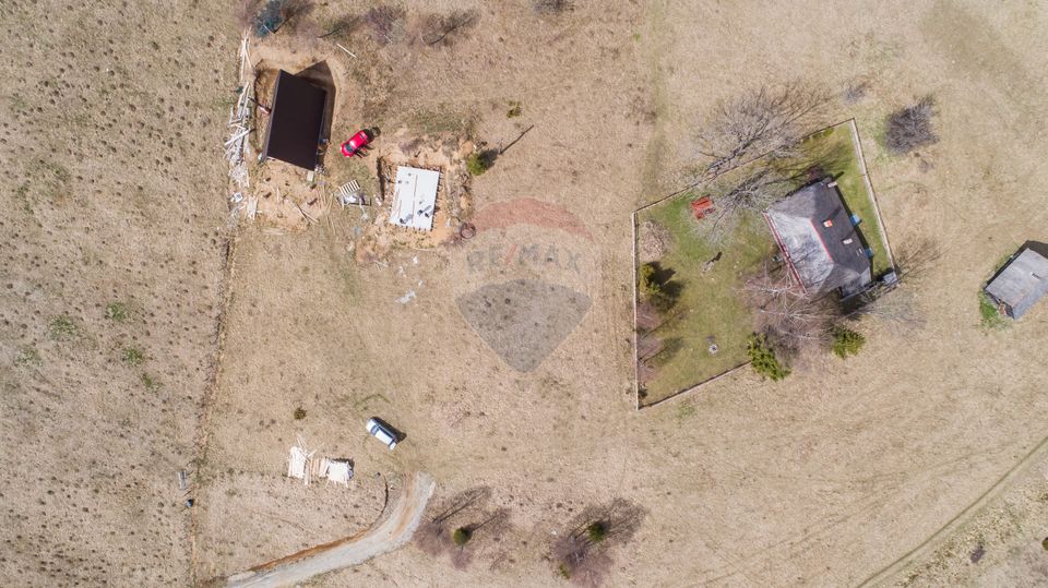 Land 1,788sqm Dambovicioara / Drumul Principal