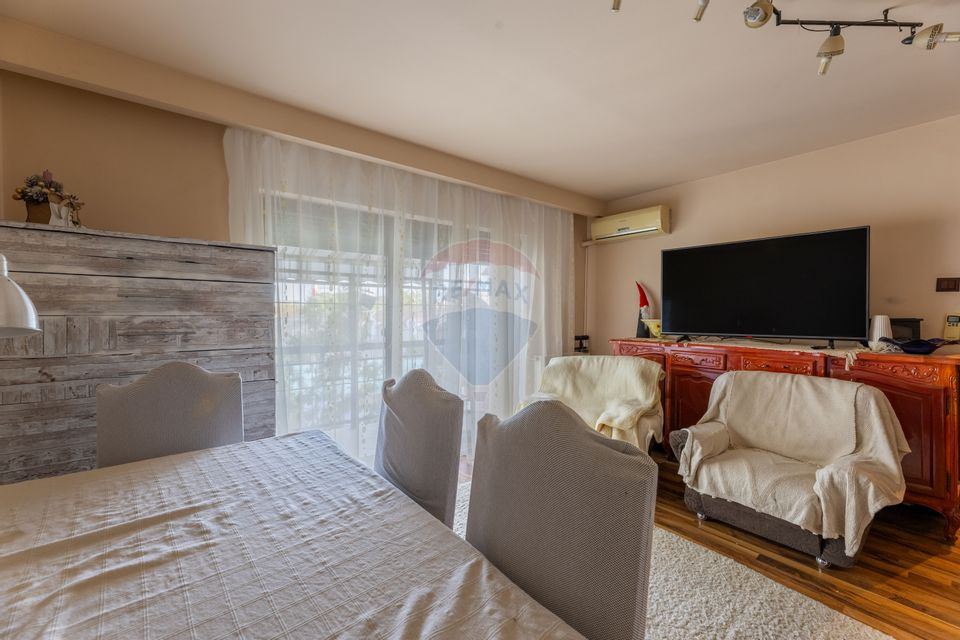 Apartament cu 3 camere de închiriat în zona Podgoria