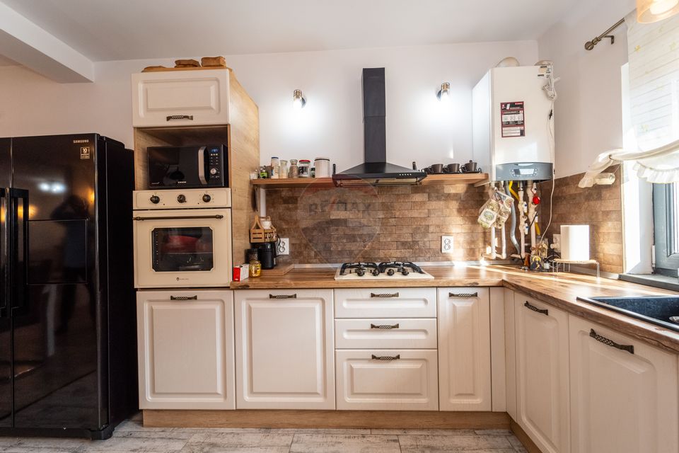 Comision 0%! | Proprietate cu terasa, semineu | 400 mp teren, Izvor!