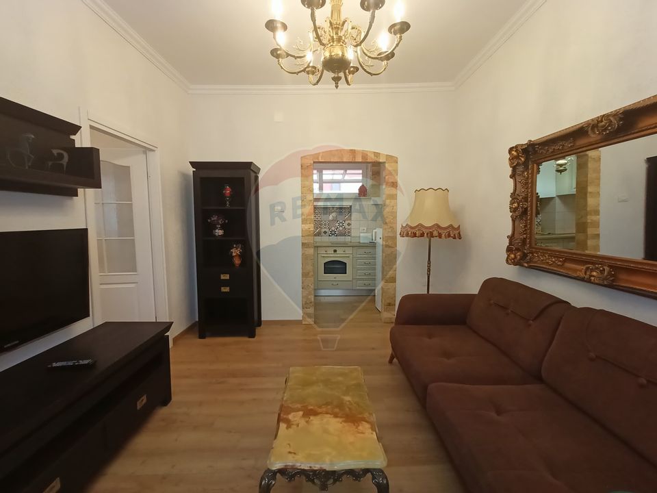 Apartament cu 2 camere de inchiriat in Centrul Istoric | Parcare