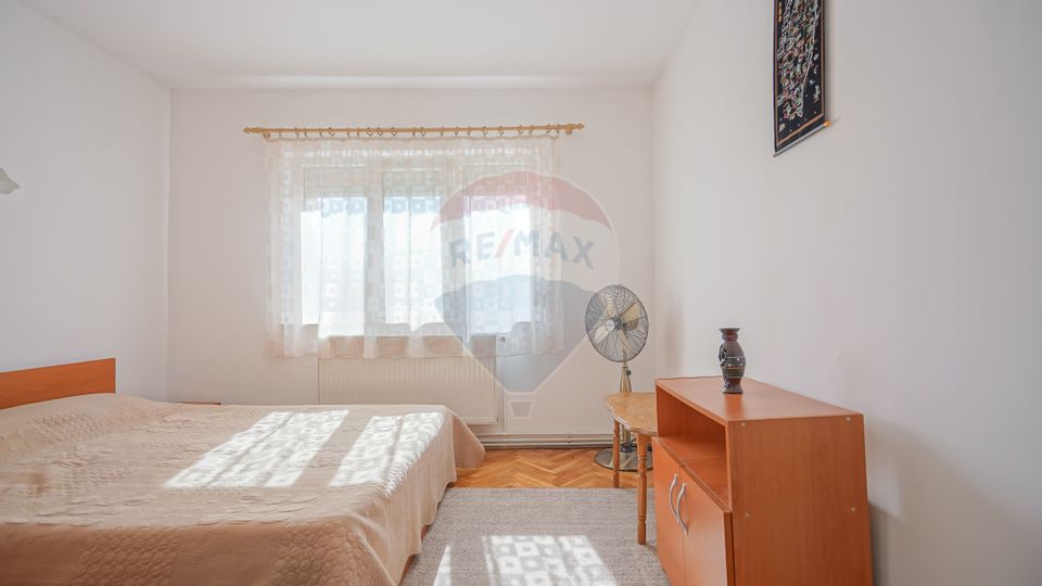 3 room Apartment for sale, Tractorul area