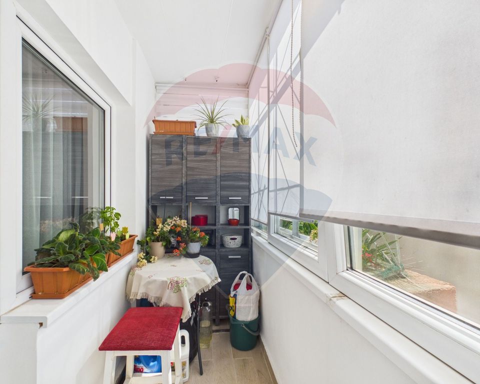 Apartament 4 camere de vanzare – complet renovat, mobilat și utilat