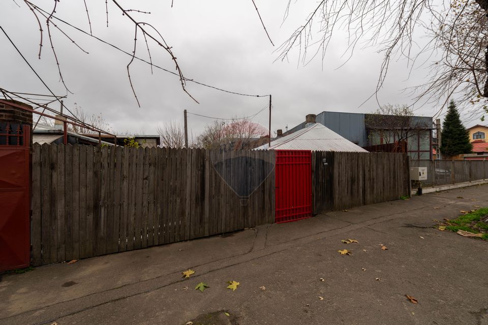 Teren cu casa construita de vanzare 207 mp Soseaua Andronache Hornbach