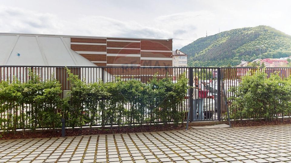 47sq.m Commercial Space for rent, Racadau area