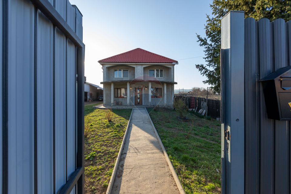 4 room House / Villa for sale