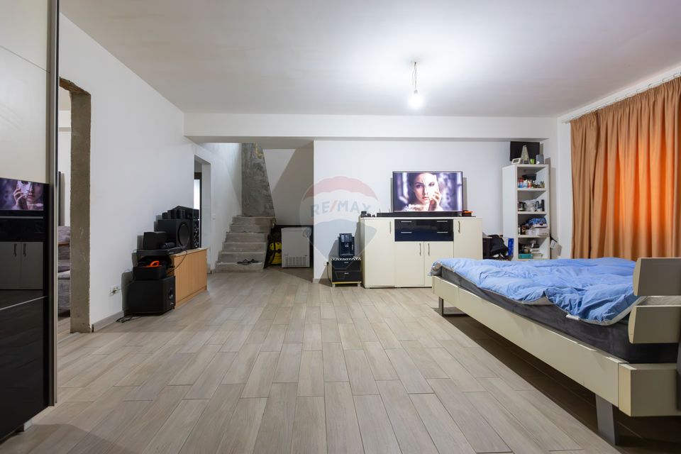 Casă / Vilă cu 4 camere de vânzare în Cartier - Gheraiesti