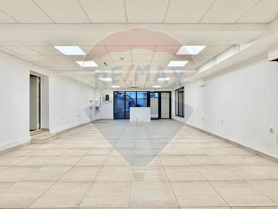 122sq.m Commercial Space for rent